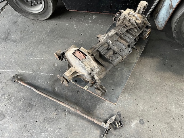 アルファロメオ75 T.SPARK E-162B40 マニュアルトランスミッション 5MT 左ハンドル *個人宅配送不可*拍卖