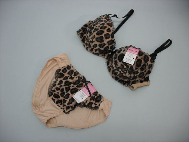 【KCM】MATO-226-D70M★新品★Shake Body★もこもこ ブラジャーとショーツのセット ★D70とM拍卖