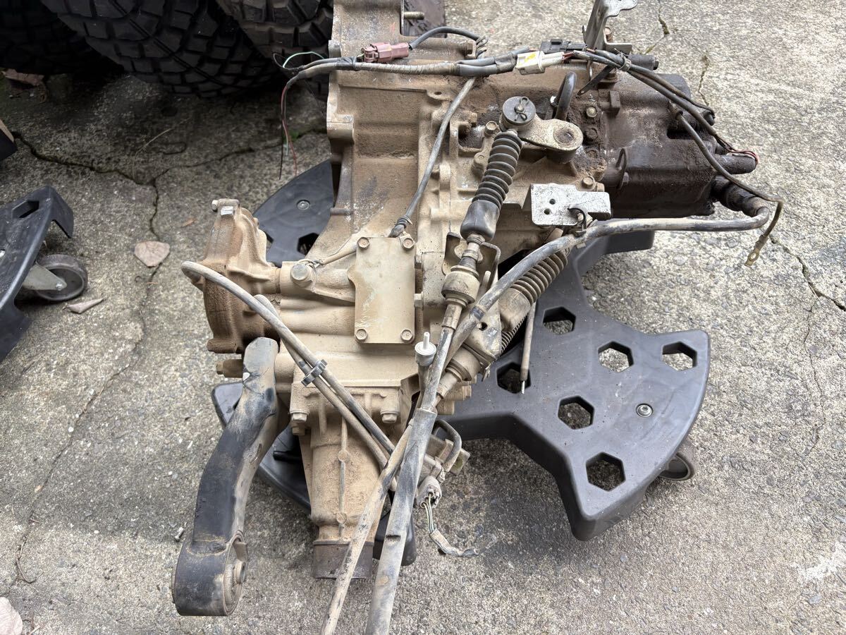 即決24800円 スバル サンバー TT2 4WD 5MT ミッション 拍卖