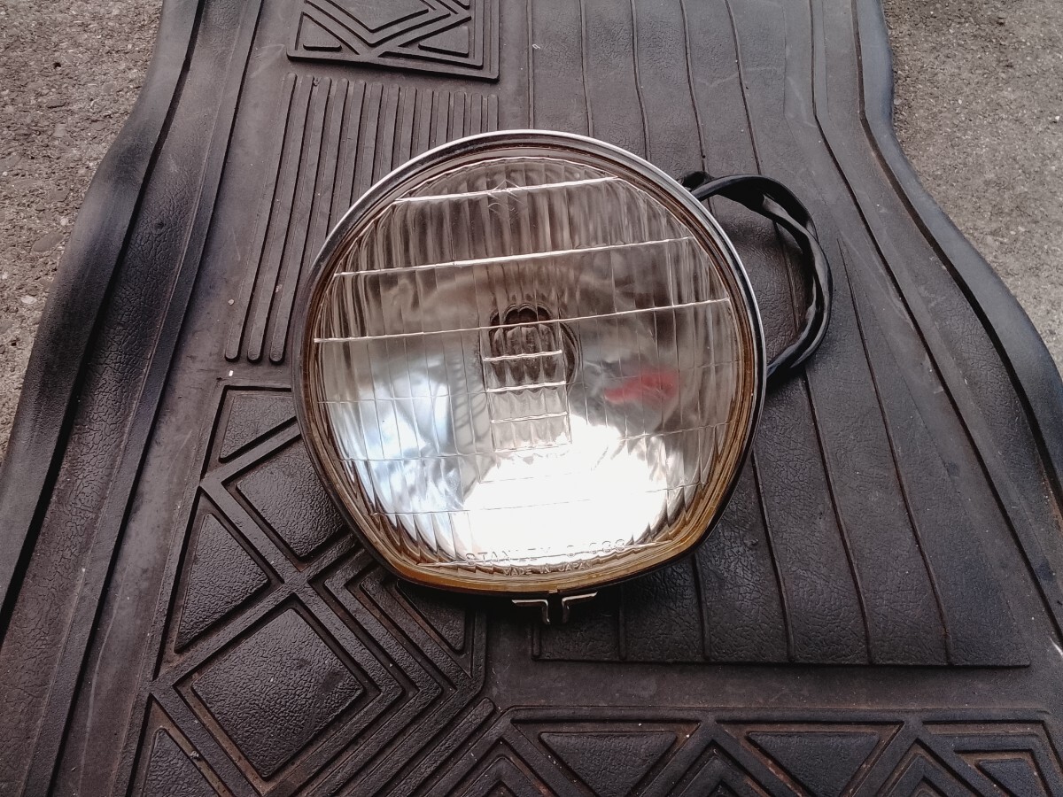 超希少 スズキ ハスラー 初期型 TS250又はT350 馬蹄 純正 ヘッドライト/当時物 昭和 点灯確認済み STANLEY 6.1088 TS125/TS400拍卖