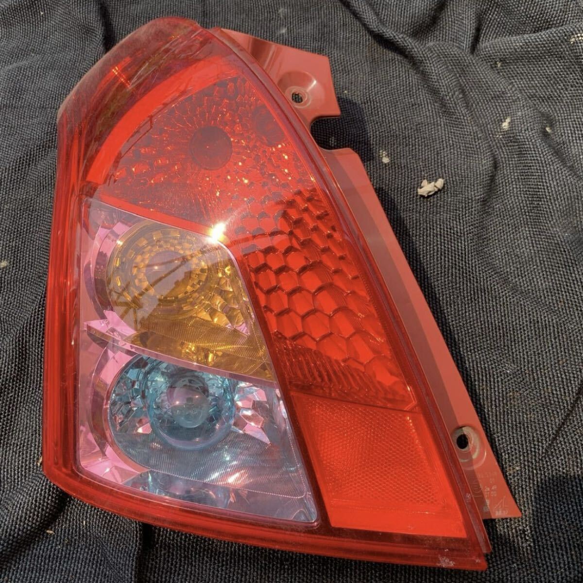 送料無料 ZD11S スイフト テールライト 左 助手席 5696-S1-R スズキ 20250818拍卖