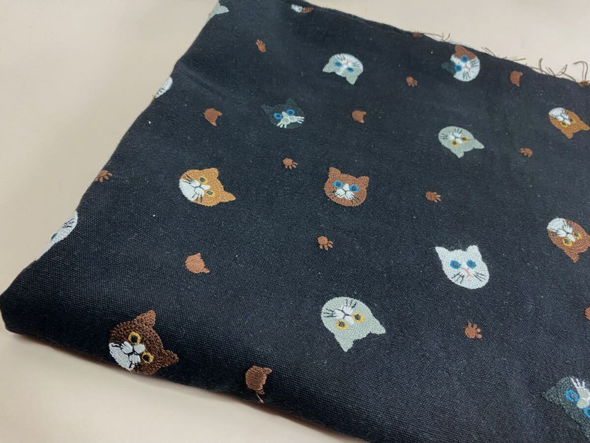 刺繍生地.中厚.リネン生地.刺繍幅130cm×50cm.黒地.猫拍卖