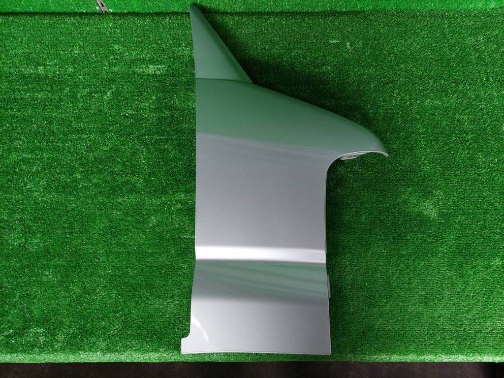 三菱ミニキャブバン GBD-U61V フロントフェンダー右 カラーNO:A31 初年度登録:平成16年拍卖