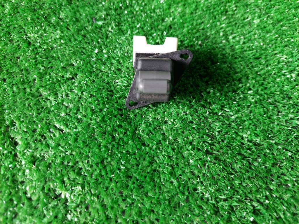 ホンダZ GF-PA1 パワーウインドウスイッチ助手席(動作確認済)初年度登録:平成12年拍卖