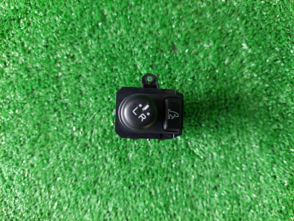 ダイハツタントエグゼカスタム② DBA-L455S ミラースイッチ(動作確認済)初年度登録:平成22年8月拍卖