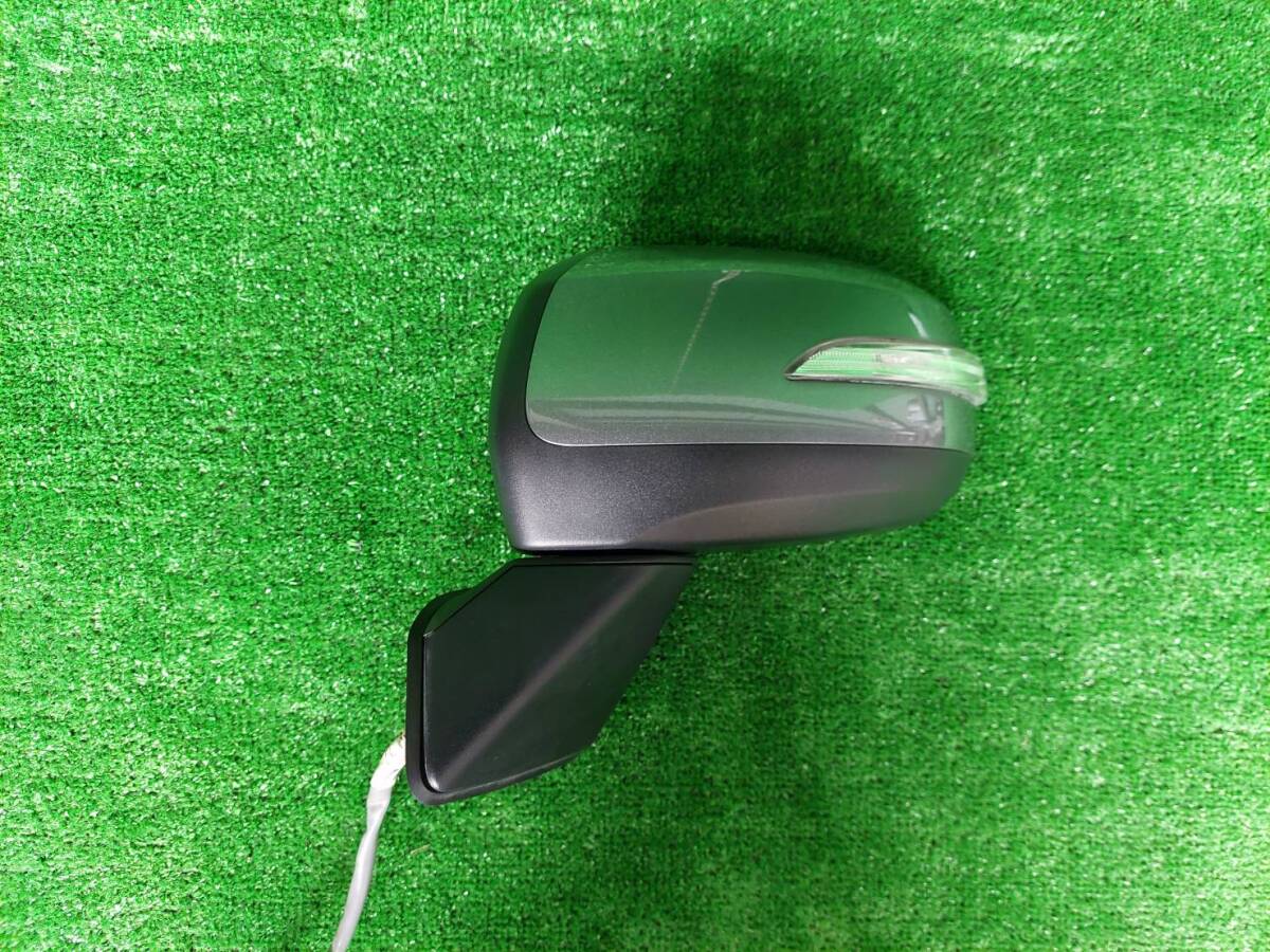 ダイハツムーヴカスタム② DBA-LA100S ドアミラー助手席(動作確認済)カラーNO:S38 9ピン 初年度登録:平成25年拍卖