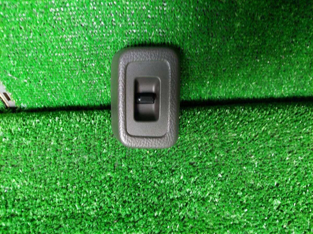 ホンダアクティトラック EBD-HA9 パワーウインドウスイッチ助手席(動作確認済)初年度登録:平成22年拍卖