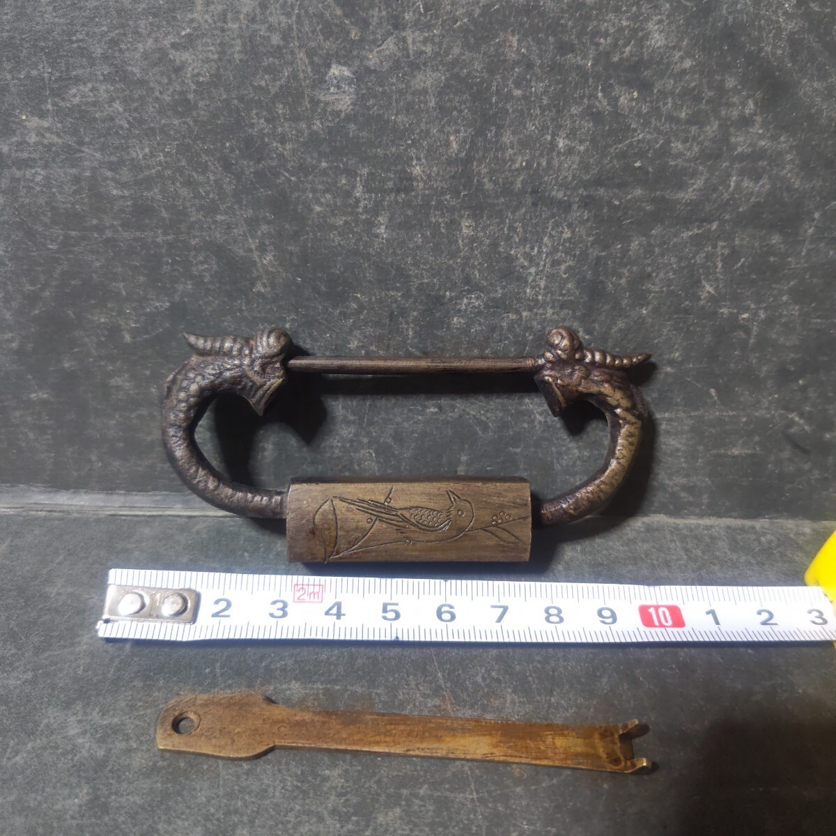 花と鳥の南京錠(なんきんじょう)拍卖