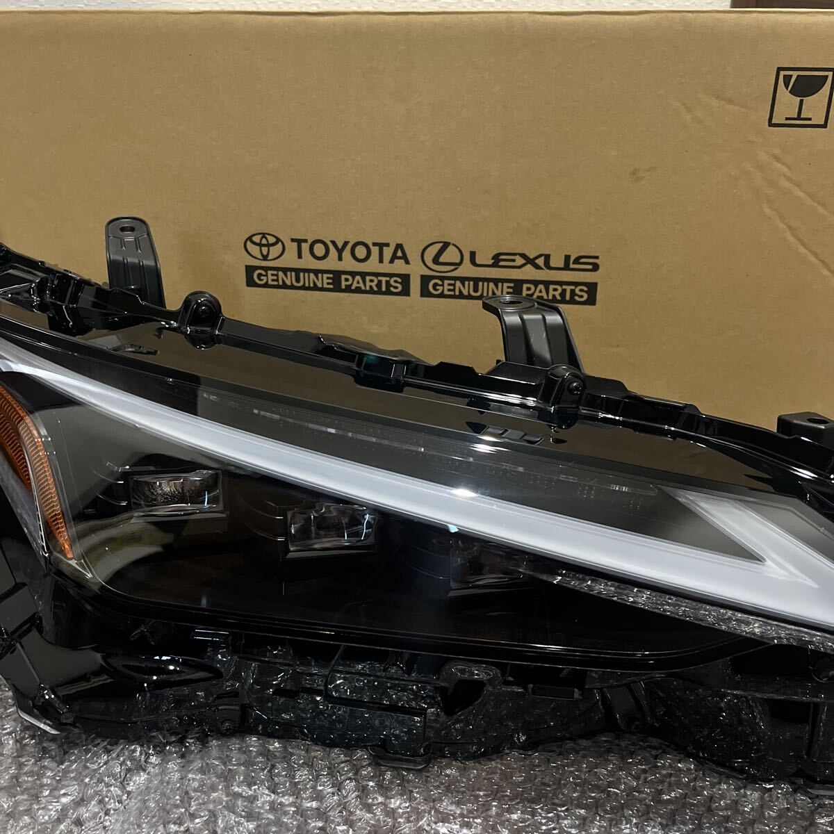 【美品】 レクサス IS 現行 3眼 刻印Iオ KOITO53-121 LEDヘッドライト 右 3眼 81145-53A60拍卖