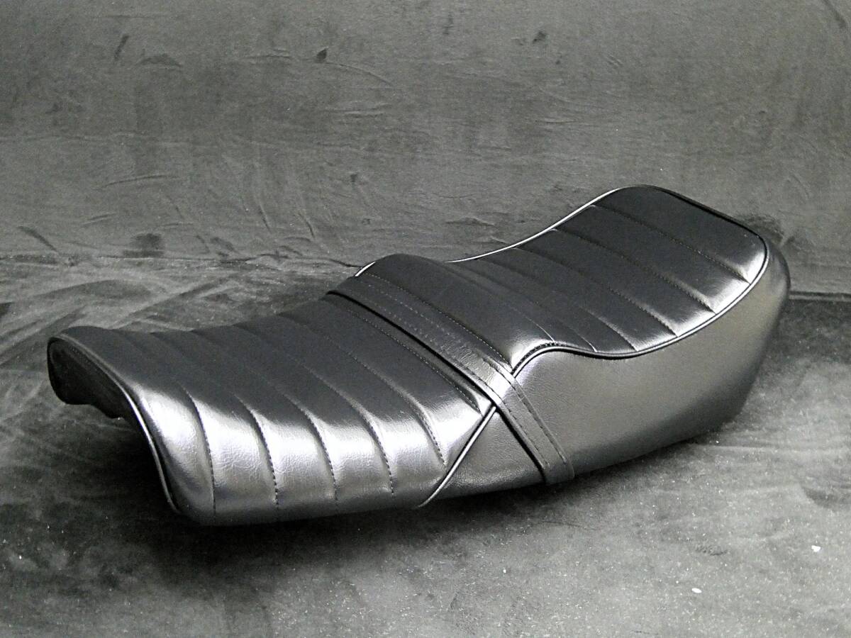 【送料無料】Z400FX 黒皮 タックロールシート /ブラックE1-E4 段シートZ400J Z550FX Z500FX あんこ抜き リベット 拍卖