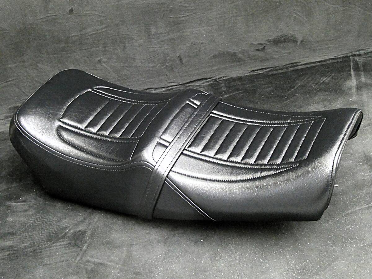 【送料無料】Z400FX 初期E1風 あんこ抜きシート/ブラックE1 E3 E2 E4純正TYPEZ400J Z550FXタックロールシートZ500FX あんこ抜き リベット 拍卖