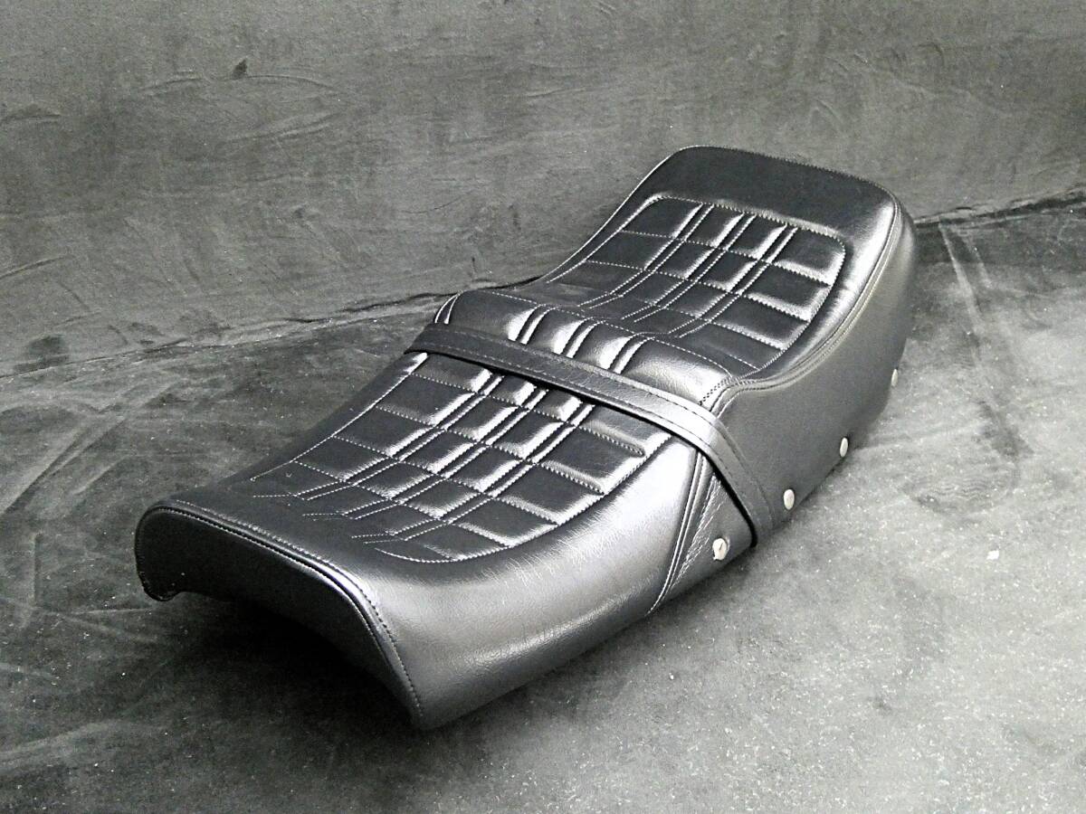 【送料無料】Z400FX リベットE4柄 あんこ抜きシート /ブラックE1 E3 E2 E4純正TYPEZ400J Z550FXタックロールシートZ500FXボタン あんこ抜き拍卖