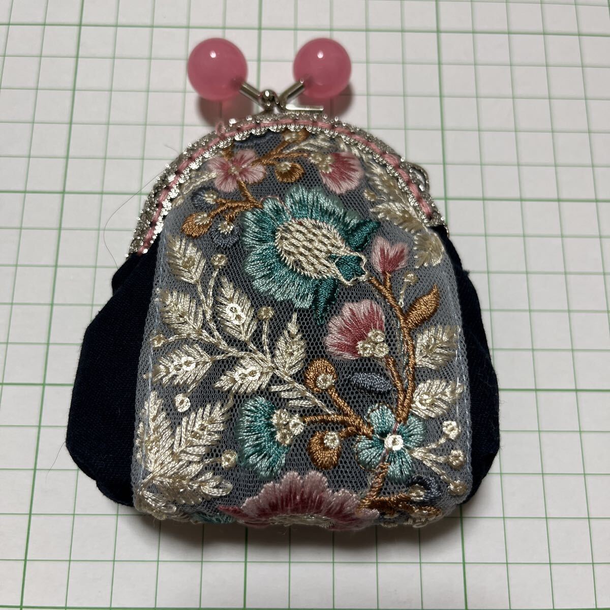ピンク口金がカワイイ*インド刺繍リボンを使ったがま口*ネイビー拍卖
