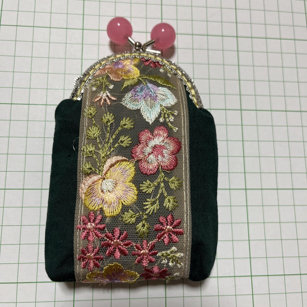 ピンクの口金がカワイイ*インド刺繍リボンを使ったがま口*拍卖