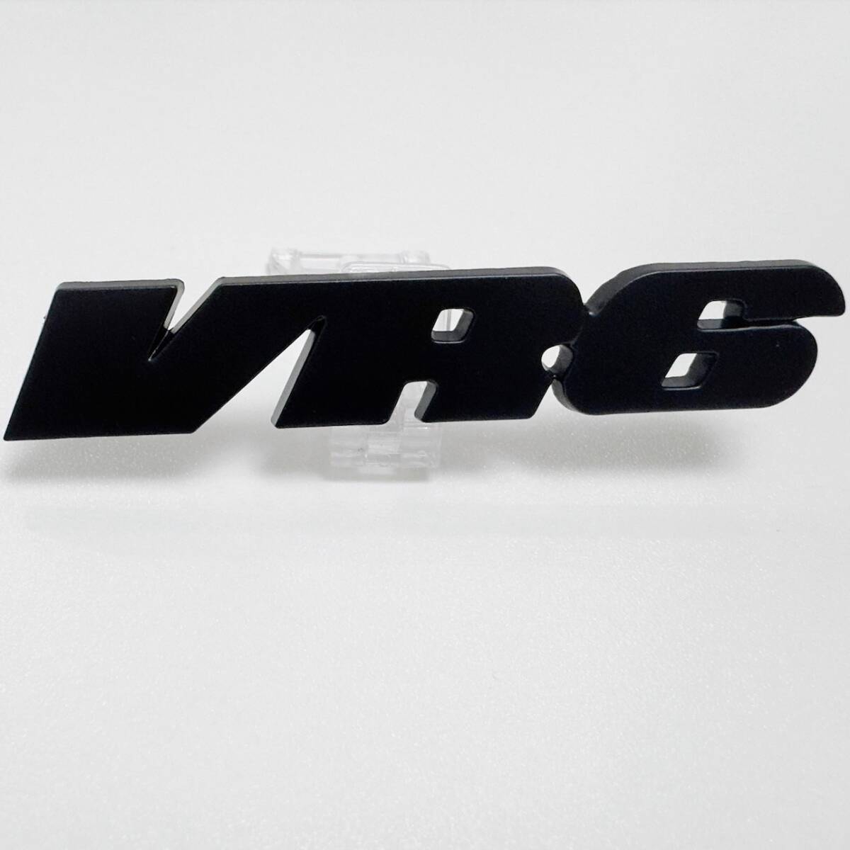 エンブレム VR6 ブラック 金属 車用 9.2cm メタルステッカー プレート シール 3D 立体 おしゃれ バイク オートバイ 外装 飾りデコ t8277拍卖