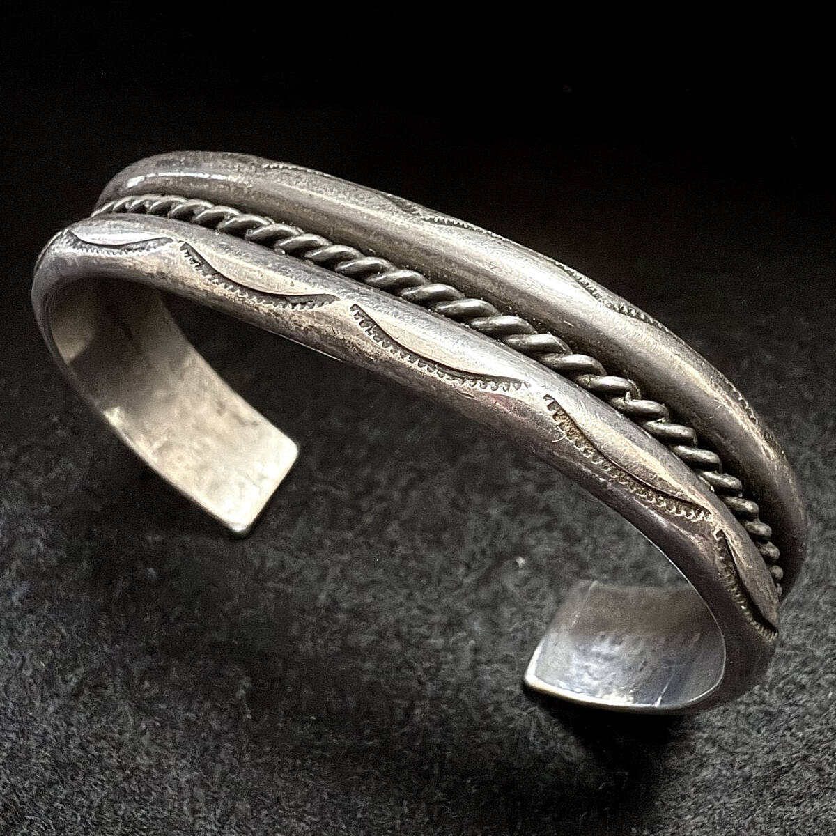 Navajo Old pawn ナバホ ビンテージ オールドポーン インゴットシルバー ヘビー ツイスト バングル インディアンジュエリー c.1940~1960s拍卖