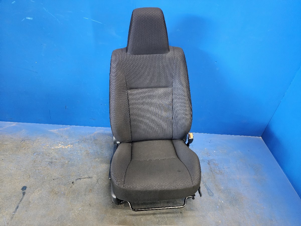 【個人宅配不可】中古 トヨタ プロボックスバン NCP165V 117,000㎞ 純正 運転席 ドライバーズシート (棚4908-K209)拍卖