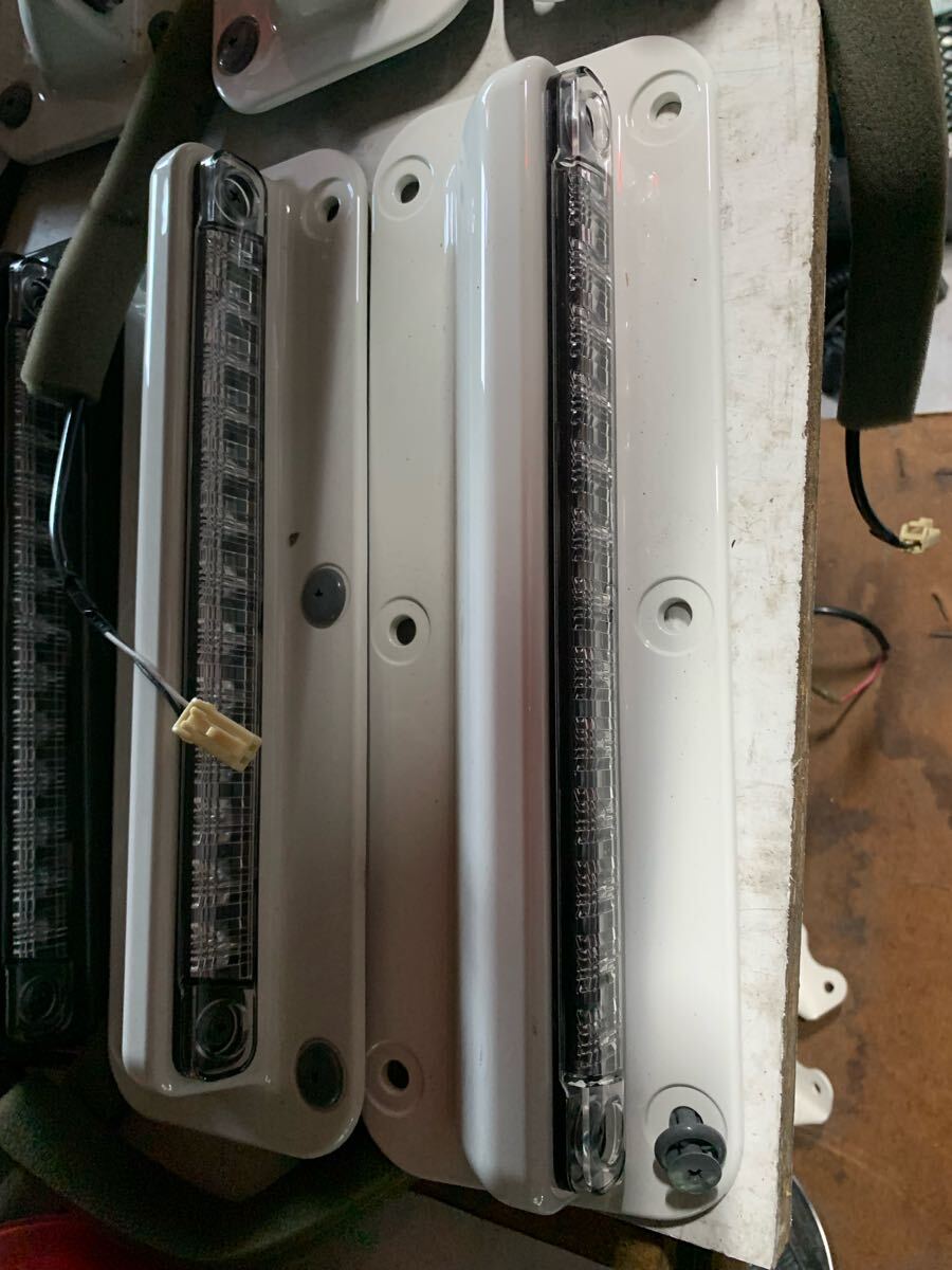 全国送料無料 ハイエース 200系 救急車 取り外し リアゲート LED 2個セット ④ 大量在庫拍卖