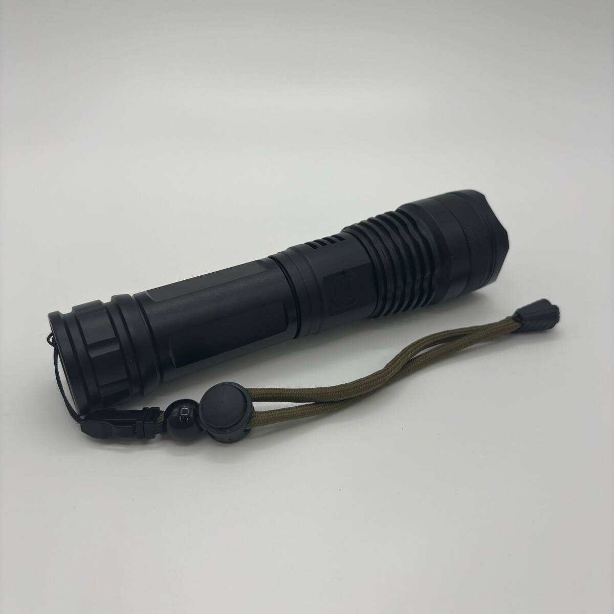 懐中電灯 ハンディライト LED ライト 超強力 ワーク 明るい 爆光 フラッシュ アウトドア キャンプ レジャー 防災グッズ 【4504】拍卖