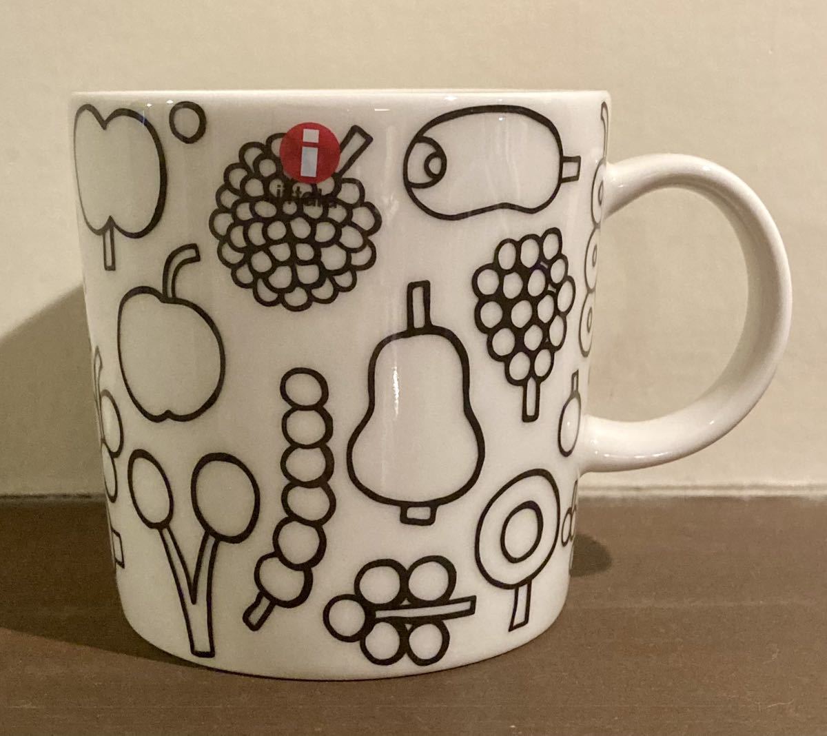 ↓完売レア★iittalaイッタラ★大人気フルッタ マグ 0.3L 限定ブラック 新品 ギフトラッピング済み ショッパー付き 直営店購入 モノトーン拍卖