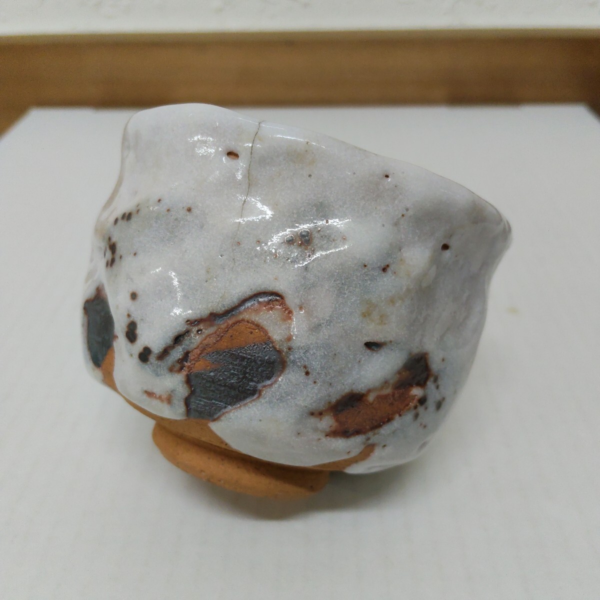 中古未使用 志野焼 孝山窯 中村孝二作 小服茶碗 抹茶碗 湯呑 古美術 織部 ニュウあり拍卖