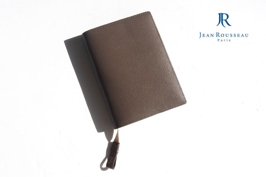 送料無料★新品|未使用|ジャンルソー|JEAN ROUSSEAU|グレインレザー×アリゲーターブックカバー|グレージュ拍卖