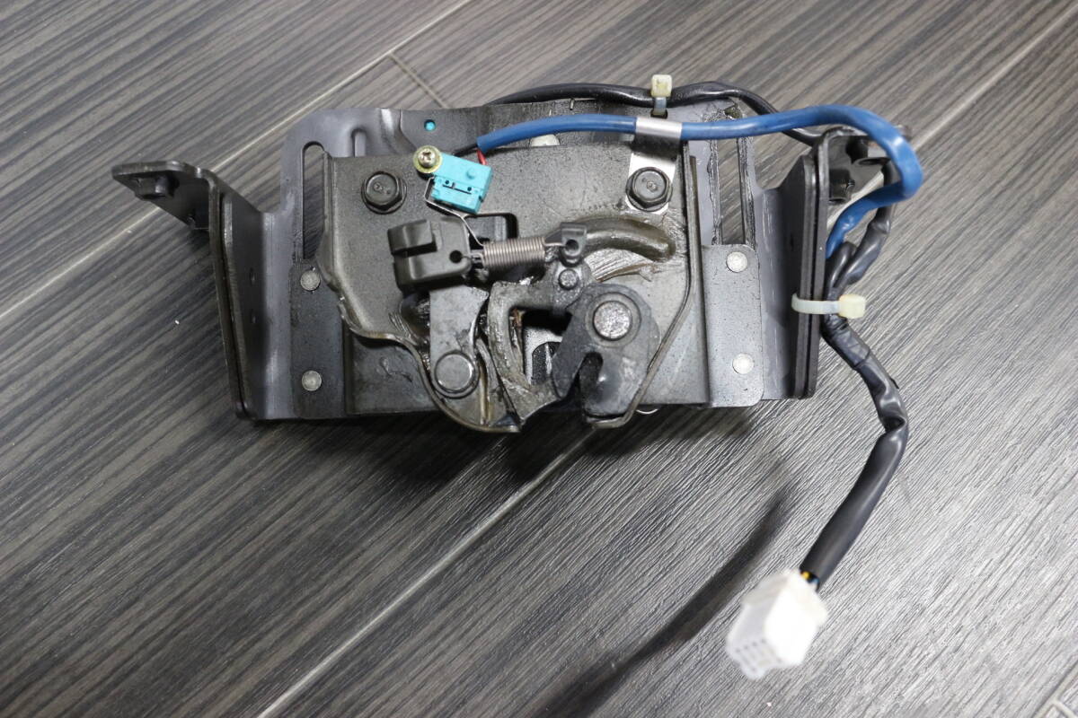 ★日産 フェアレディZ HZ33 電動オープン ルーフストレージリッド ロックアクチュエーター ロックスイッチ 動作未確認 ★拍卖