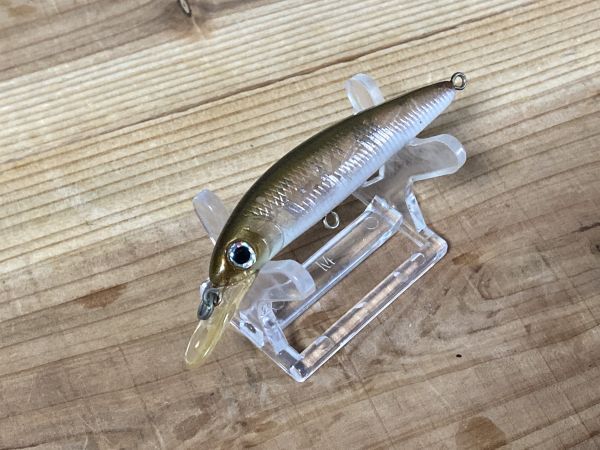 メーカー不明ミノー 70mm4.8g ワカサギ系カラー 箱93拍卖