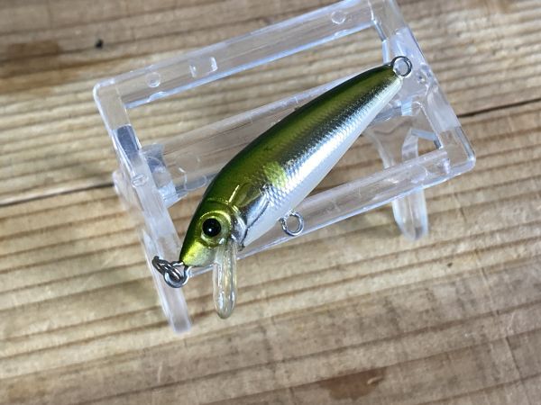 メーカー不明ミノー40㎜1.3g アユメッキ系カラー 箱107 メバルトラウト拍卖