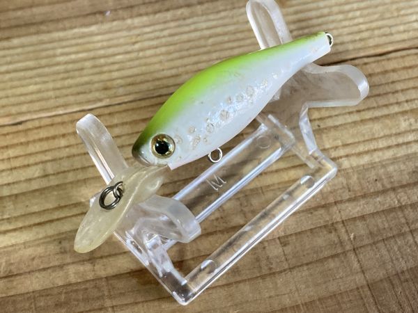 メーカー不明シャッド45㎜3g チャート系カラー 箱108 メバルトラウト拍卖