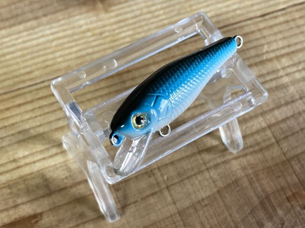 メーカー不明ミノー45㎜2.2g 青系カラー 箱108 メバルトラウト拍卖