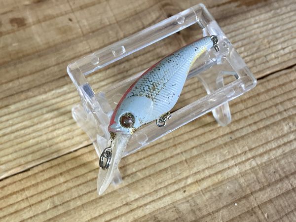 メーカー不明ミノー40㎜2.2g 塗装ハゲ 箱108 メバルトラウト拍卖