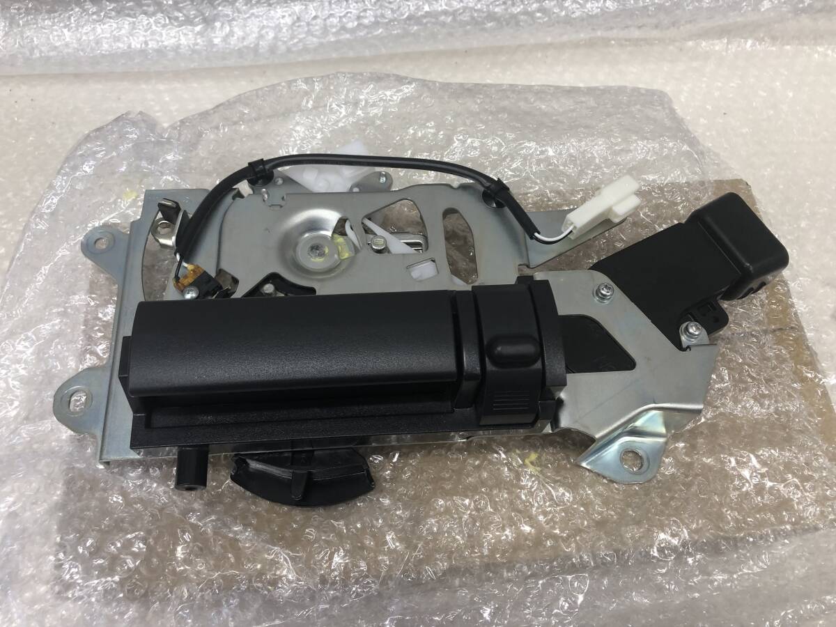 ☆□2508-27 日産 純正 C28系 セレナ 右 リア スライドドア ドアロック アクチュエーター インナーハンドル付 82520-7DA3A拍卖