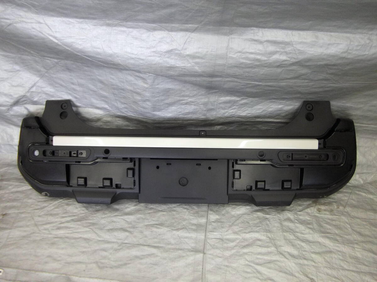 ★●2508-H41LL 割凹切無! MR92S MR52S ハスラー 純正 リアバンパー センターガーニッシュ付 WBB ソフトベージュメタリック 71811-59S0拍卖