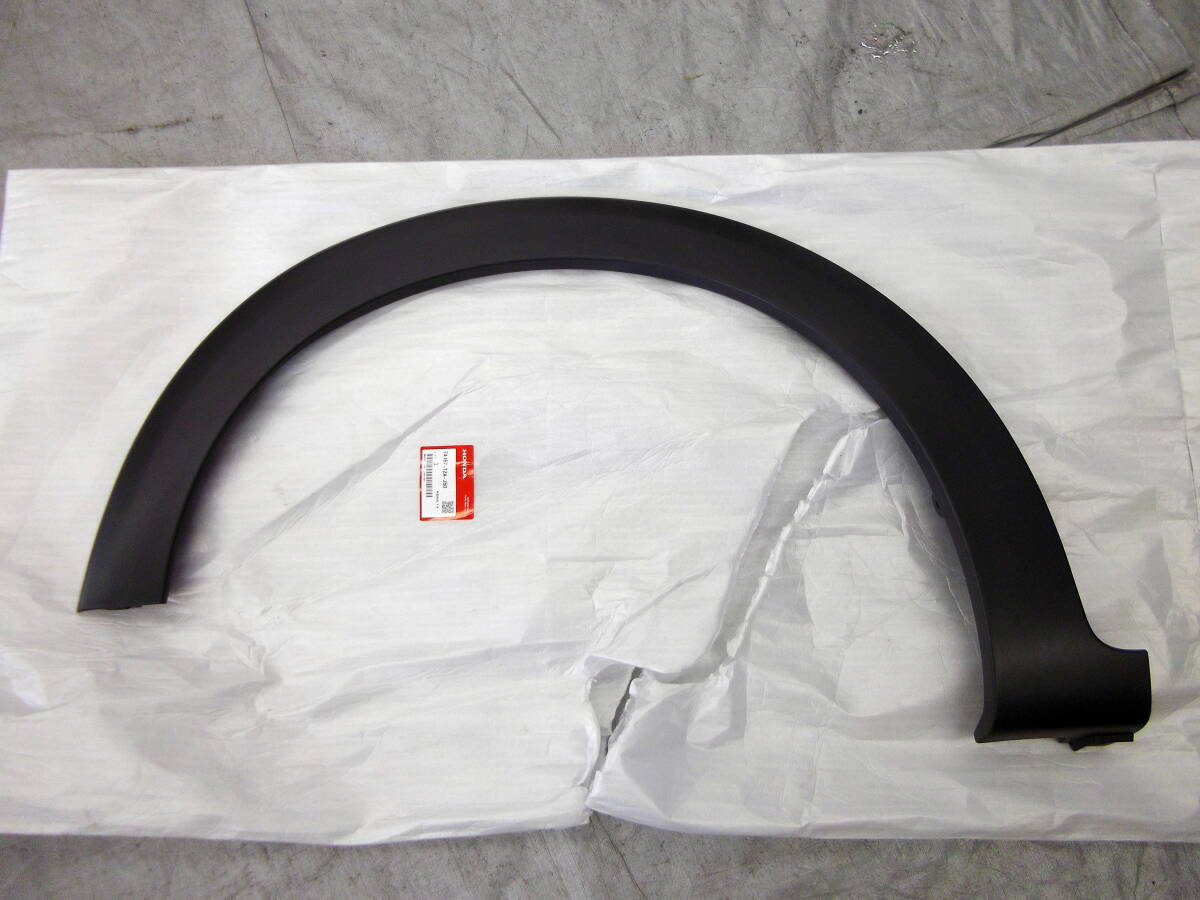 ★●2502-NI54L GR5 GR6 GR7 GR8 フィット クロスター 純正 左フロント フェンダーアーチモール 素地色 74157-TZA-J5 良品!拍卖