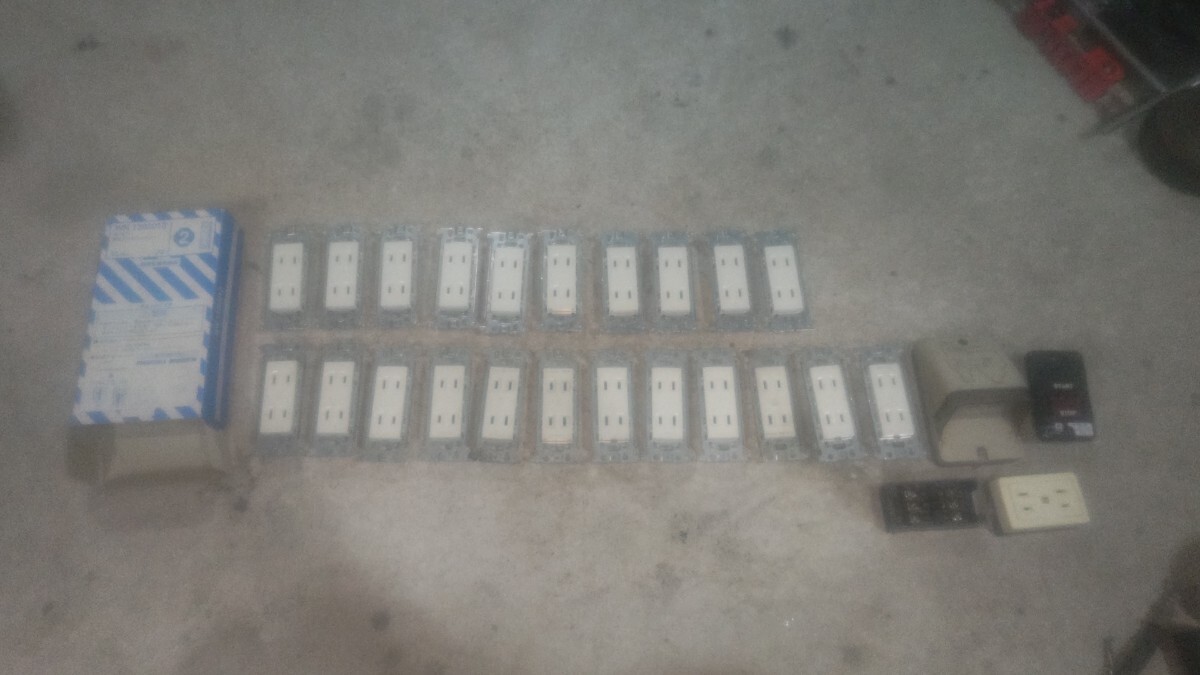 WN 1302010 埋込 ダブル コンセント 新品 未使用 Panasonic Panasonic 松下電工 増設 倉庫 事務所 イベント V41-13545 中古 防水 プレハブ拍卖