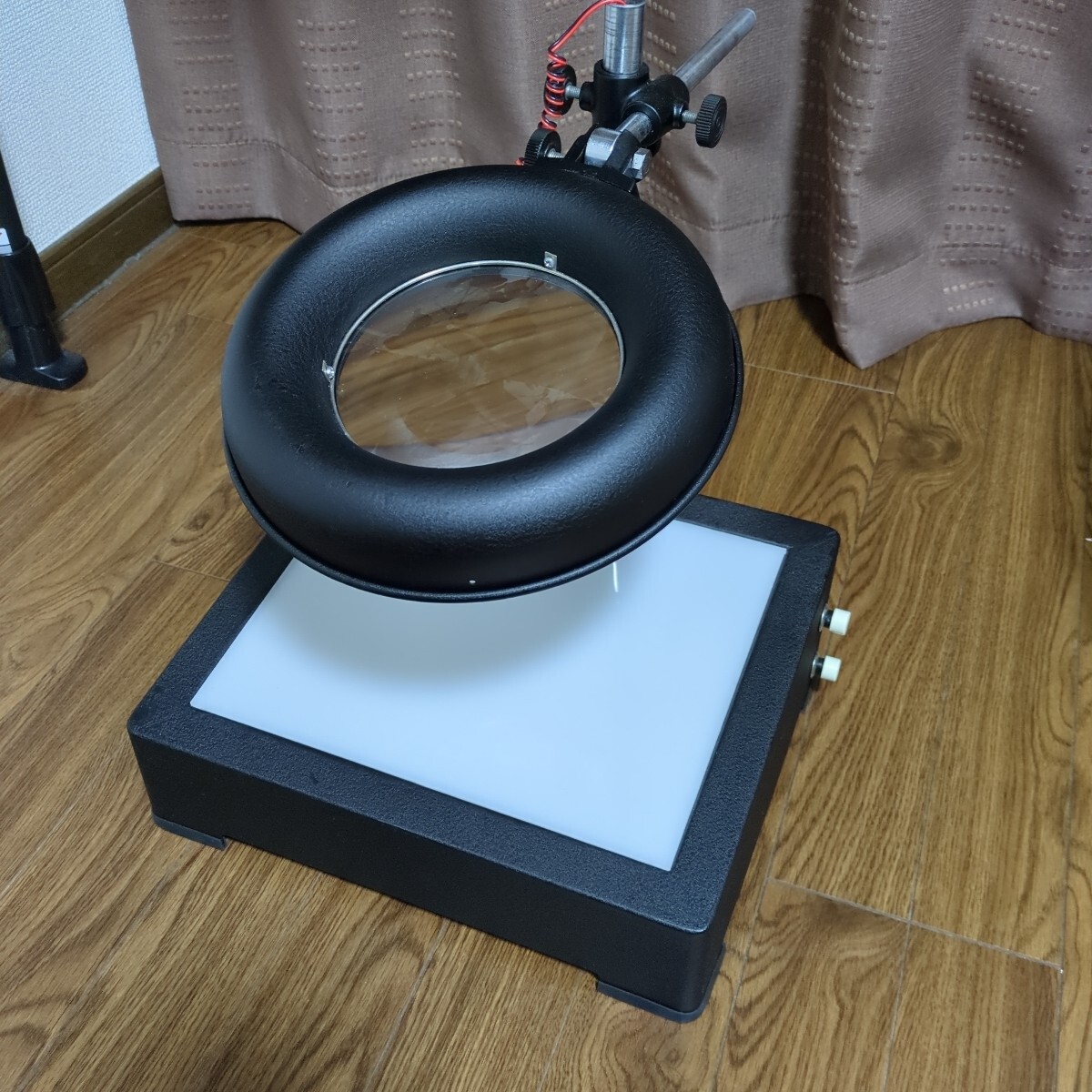 拡大鏡 ライトボックス ルーペ スタンド LED拍卖