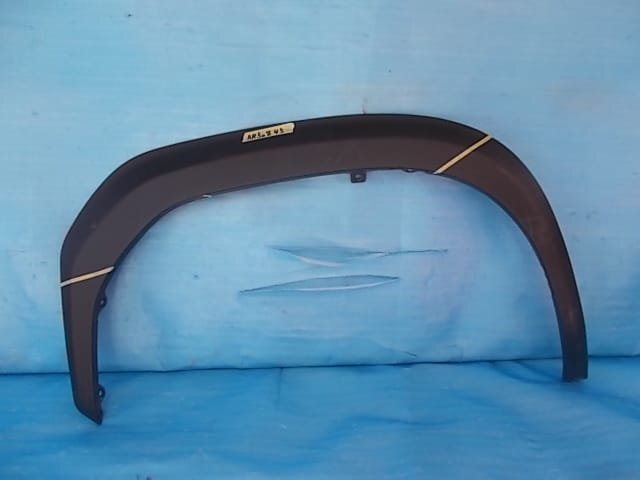 ヤリスクロス MXPJ10 右 フロントフェンダー アーチモール №AR50845拍卖