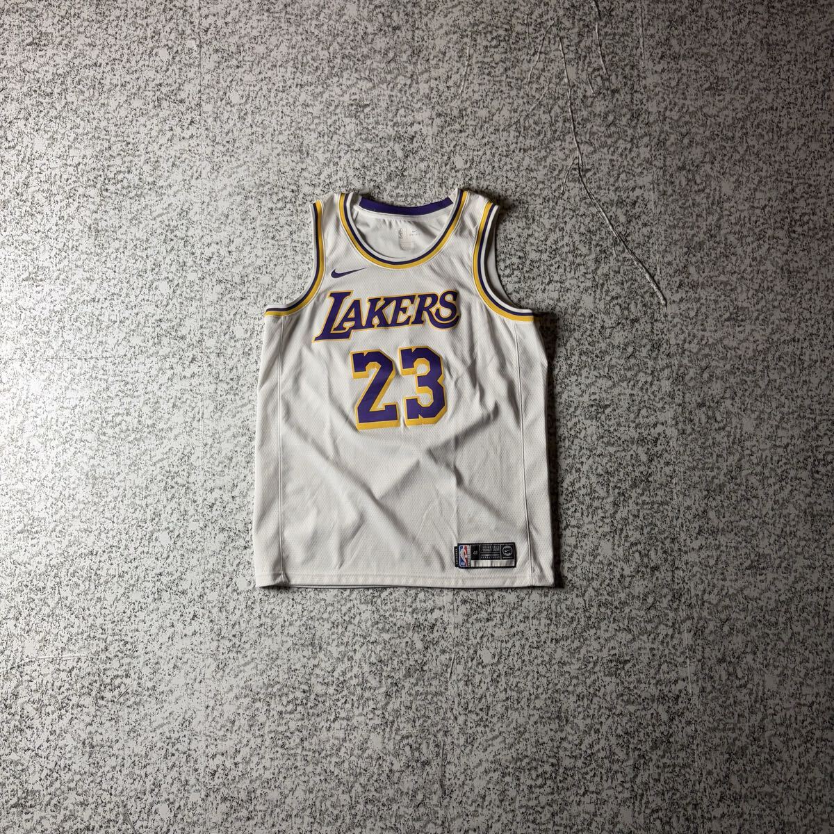 【グッドレギュラー】NIKE レイカーズ レブロンジェームズ バスケタンクトップ ホワイト Lサイズ 古着 ユニフォーム NBA バスタン拍卖