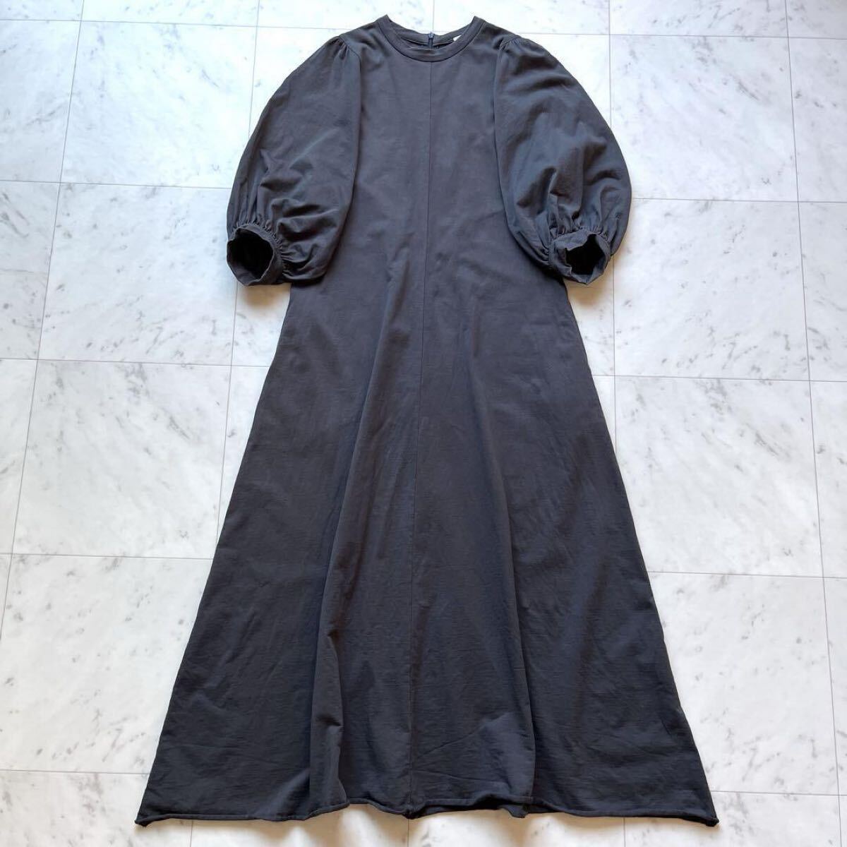 ヴェルメイユパーイエナ VERMEIL par iena ロングワンピース バルーンスリーブ 日本製 コットン 綿 チャコールグレー グレイ 拍卖