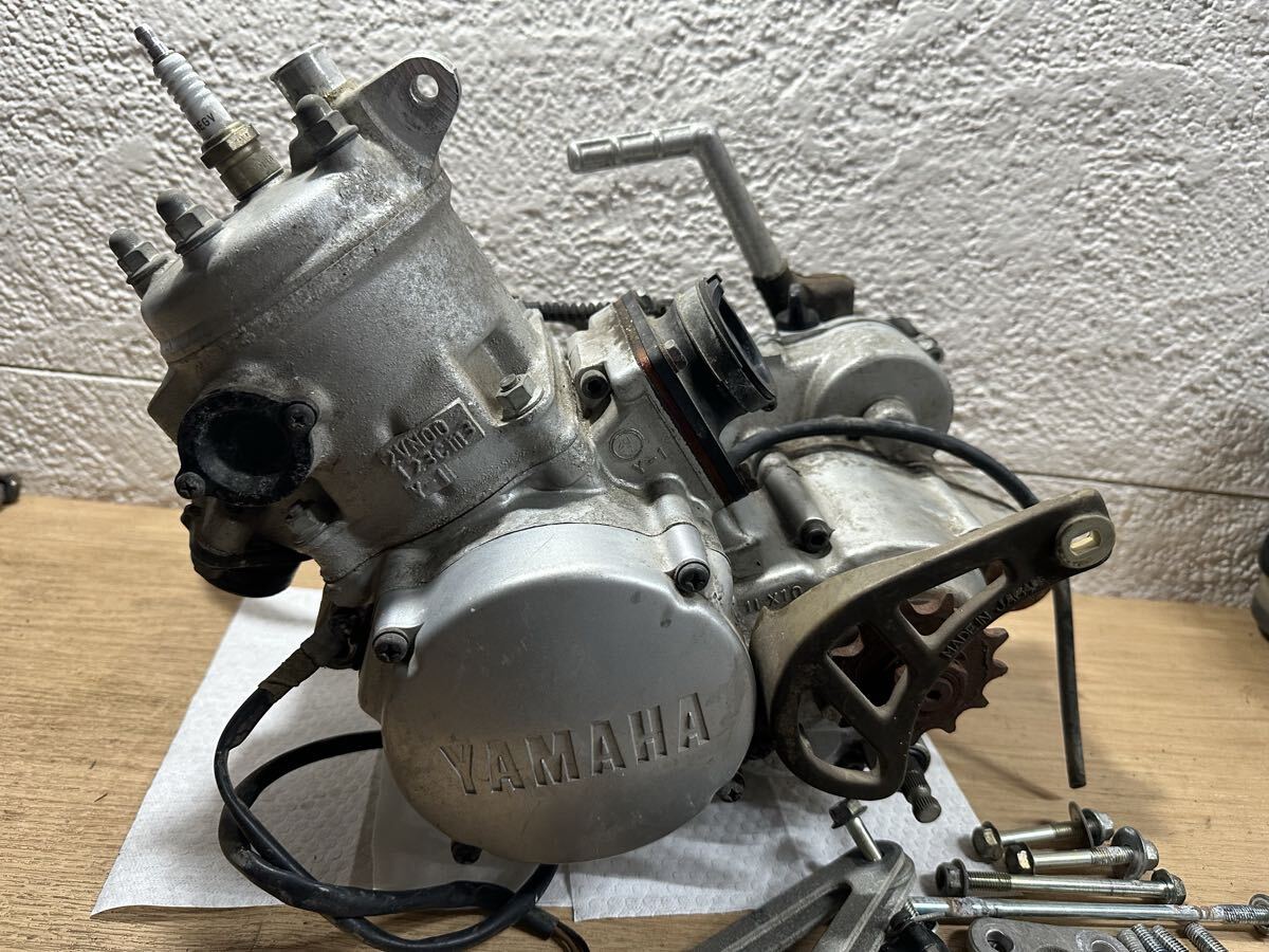 初爆確認 ヤマハ YZ125 2VN エンジン ASSY 本体 クラッチ 部品 レーサー 拍卖