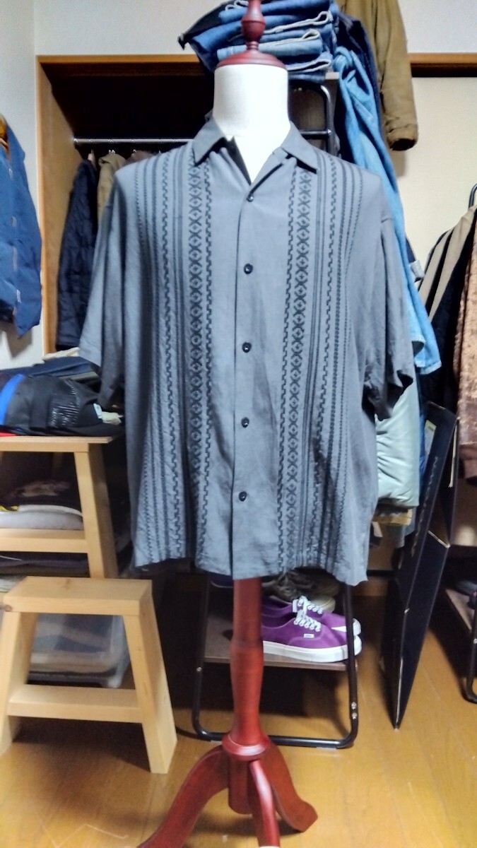 フリークスストア グァテマラシャツ キューバシャツ レーヨン 柄シャツ S チャコールグレー 半袖 実寸L相当拍卖