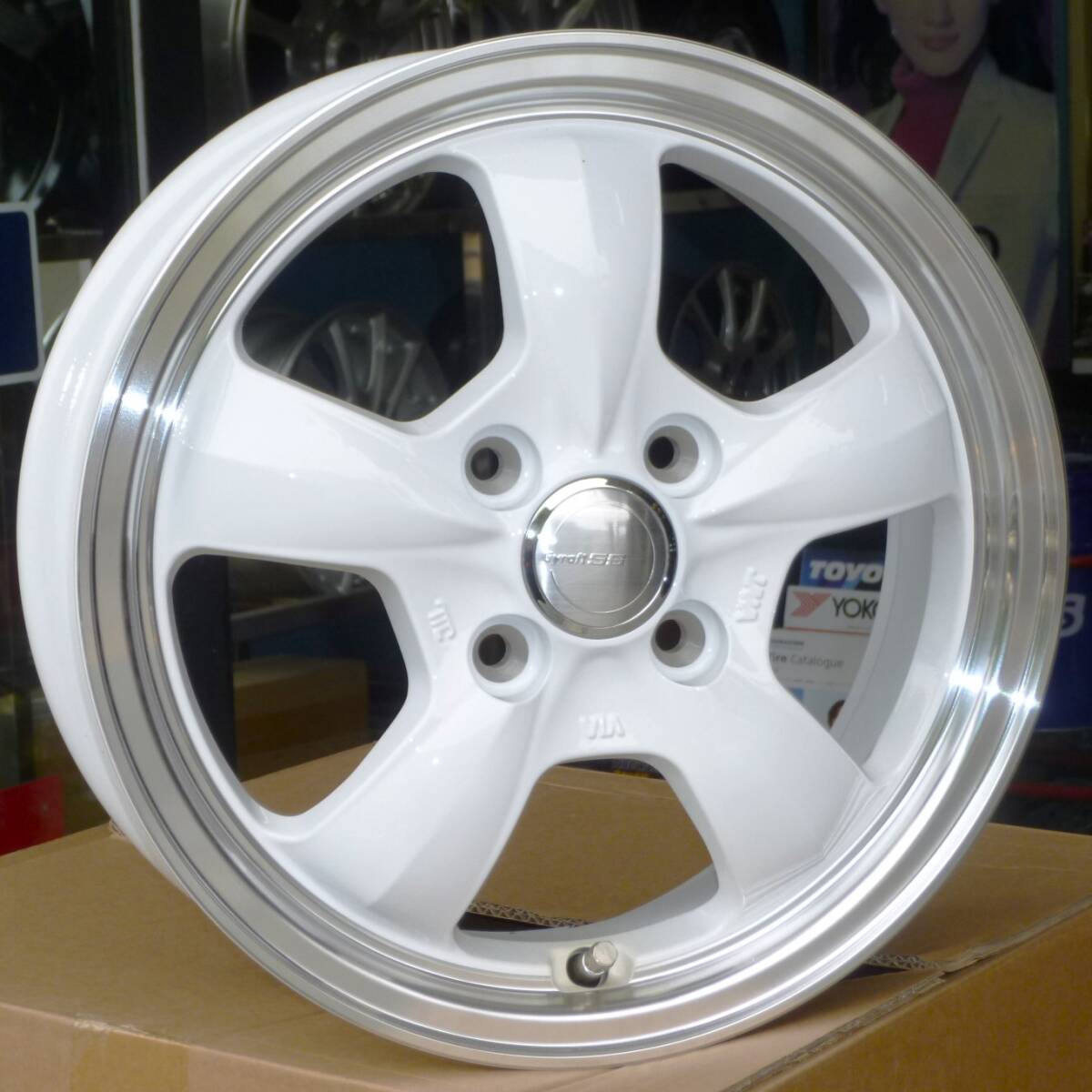 税込! LA850S/LA860系 ムーヴ用ホイール 「GYARAFT-5S」W 新品1台分拍卖