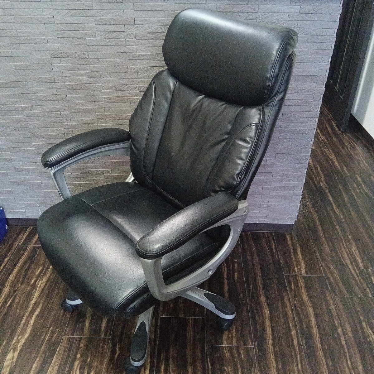 手渡しのみ デスクチェア 黒 社長椅子 拍卖