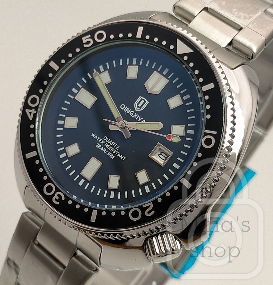 圧倒的存在感/ジャパンスタイル【フルマッシブボディ/新品】ダイバーズタイプ カレンダー ブラック文字盤/3連ステンレスブレス クォーツ拍卖