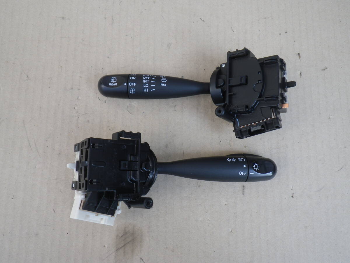 エッセ カスタム☆L235S◆コンビネーションスイッチ 中古品 6175拍卖