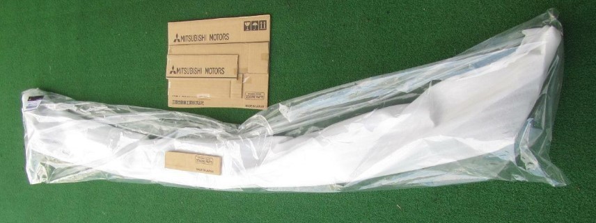 【三菱純正新品】MITSUBISHI 未使用品 ★超希少品★ ランエボ4・5・6 カウルトップ カウルグリル クリップ付 CN9A CP9A拍卖