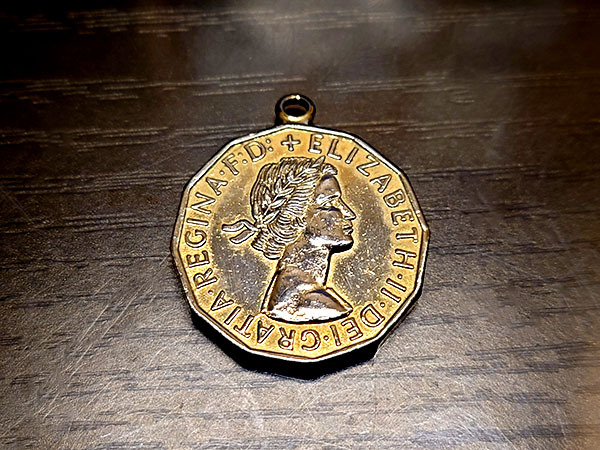 ビンテージ アンティーク エリザベス 12面体 1957年 ペンダントトップ ヘッド部分「※鎖 チェーンなし」美品 拍卖