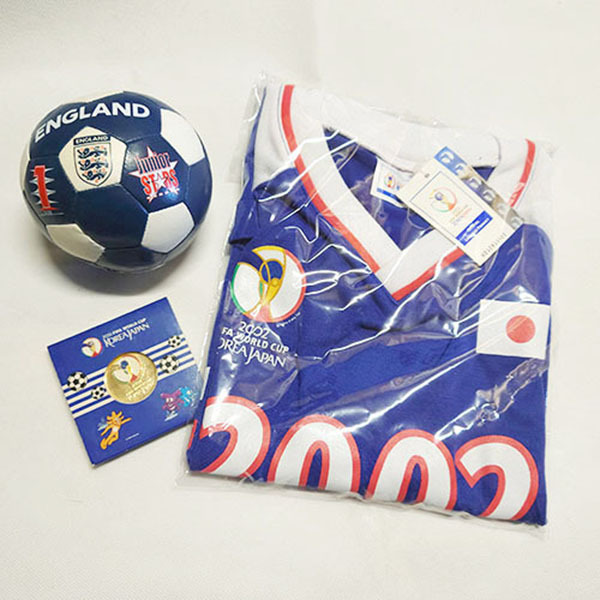 新品 保管品  WORLD CUP KOREAJAPAN 150サイズ 2002年 競技場内限定記念Tシャツ カラーメダル size1ボール 拍卖