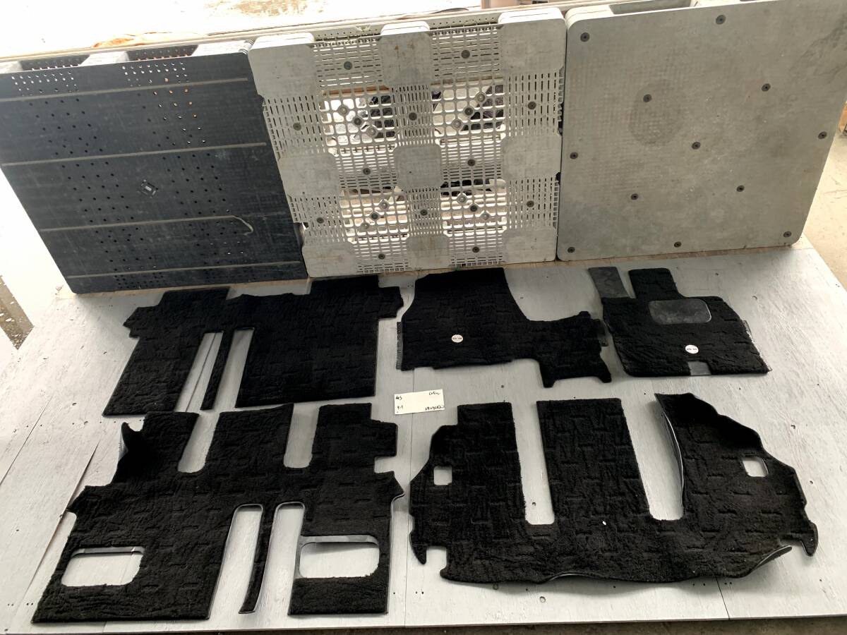 ●即決値段●250921②三菱 デリカ D:5 CV5W フロアマット 1台分 室内マット 5枚 フロアカーペット フロント リア 左右拍卖